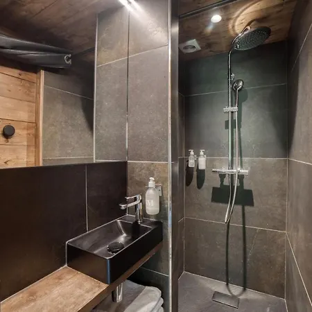 Le Georges Шале *